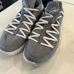 Nike LeBron basketball sneakers men’s size 13